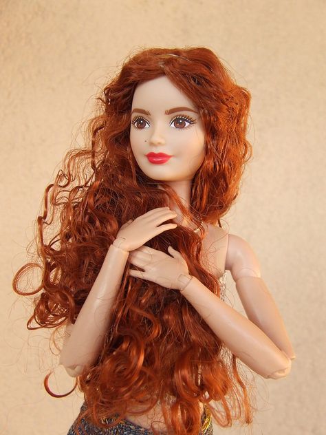 Fashionistas LA Girl Barbie goes ginger Redhead Doll, Dark Makeup Looks, Barbie Stories, Girl Barbie, Barbies Pics, Barbie Summer, Custom Barbie, Red Dolls, Barbie Costume