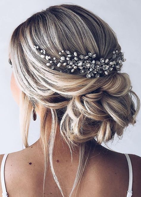 Loose Bridal Updo, Bride Hairstyles Updo, Messy Wedding Hair, Loose Updo, Wedding Hair Up, Bridal Hair Updo, Wedding Hair Inspiration, Updo Hairstyles, Braided Hairstyles For Wedding