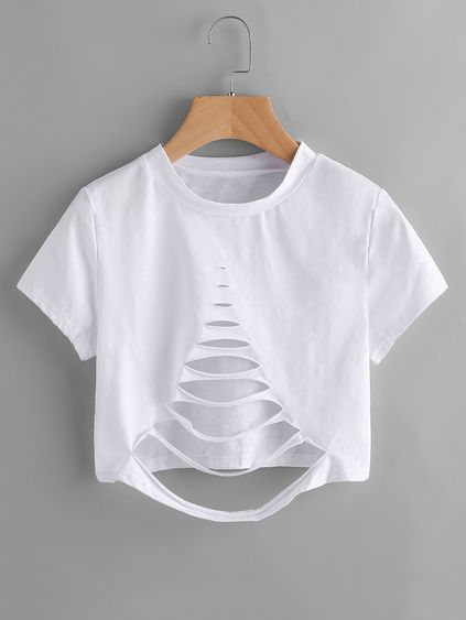 Cut Shirt Designs, Diy Cut Shirts, Shirts Outfit, Cut Up Shirts, Ripped Shirts, Shirt Hacks, Crop Top Outfits, Refashion Clothes, T Shirt Diy