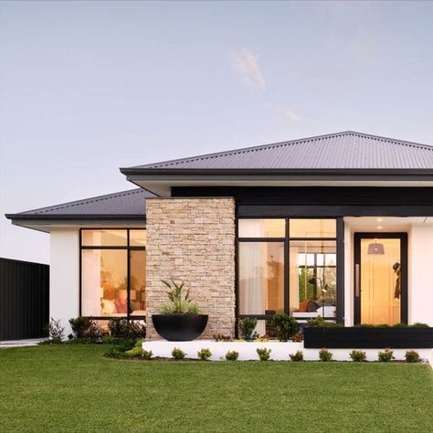 Home Facade Design Modern, Modern New Build House, House Bungalow Design, Contemporary Bungalow Exterior Facades, Contemporary Family Home, Farmhouse Elevation Design, Cladding Around Windows, Small House Facade Design, Contemporary Home Elevations