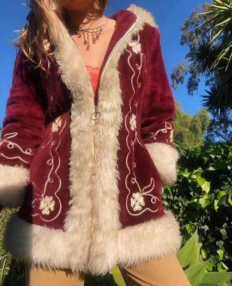 Suede And Fur Coat, 70s Afghan Coat, Penny Lane Coat 70s, Fur Trim Cardigan Outfit, Pennylane Coat Outfit, Penny Lane Aesthetic, Penny Lane Coat Outfit, 70s Fur Coat, Hooded Jacket Outfit