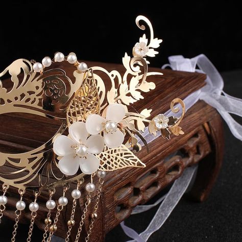 Pearl Mask, Beautiful Masks, Lace Tassel, Retro Headband, Metal Mask, Bachelor Parties, Halloween Music, Flower Chain, Dance Parties