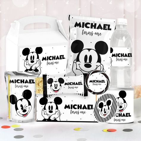 Mickey Mouse Birthday Printables, Disneyland Birthday, Bday Party Theme, Bottle Wrappers, Chocolate Wrappers, Circle Labels, Mickey Birthday, Gable Boxes, Mickey Mouse Party