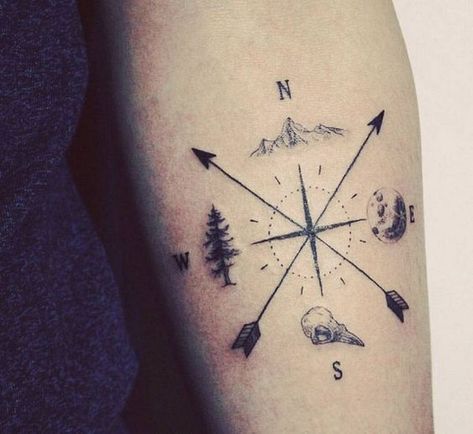 Adventure Tattoo Berg Tattoo, Adventure Tattoo, Compass Tattoo Design, Tattoo Trend, Tattoo Girls, E Tattoo, Mountain Tattoo, Tattoo Trends, Nature Tattoos