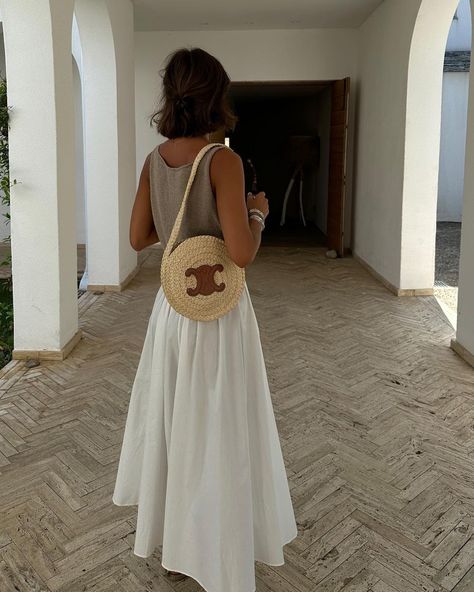 White Midi Skirt Outfit, Linen Skirt Outfit, Minimal Outfit Summer, White Maxi Skirt Outfit, Brianna Wiest, White Linen Skirt, White Cotton Skirt, Florida Outfits, Midi Skirt Outfit