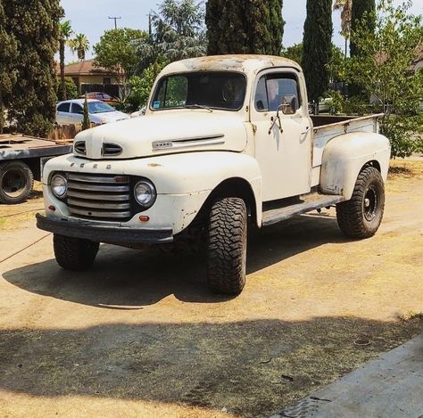 48 ford truck 4wd stance 1950s Ford Truck, 1951 Ford Truck, 1952 Ford Truck, Ford Highboy, 1949 Ford, Ford F1, Bug Car, Vintage Pickup Trucks, Built Ford Tough