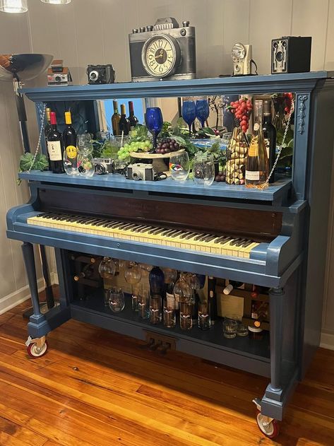 Repurpose Piano Bar Piano Into Bar, Piano Bar Repurposed, Old Piano Repurpose Ideas, Bar Home Ideas, Piano Furniture, Repurpose Piano, Repurposed Pianos, Piano Makeover, Piano Repurpose