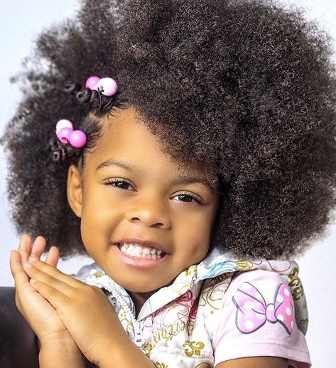 Black Kids Hairstyles on Instagram: “@neriahleah showing off her Afro and Bantu knots! Check our website for hairstyle tutorials and inspiration pictures 👉🏿…” African American Kids Hairstyles, Product For Natural Hair, Hairstyles For Afro Hair, Kids School Hairstyles, Braids Bun, New Natural Hairstyles, Chic Kids, Feed In Braid, Braids With Beads