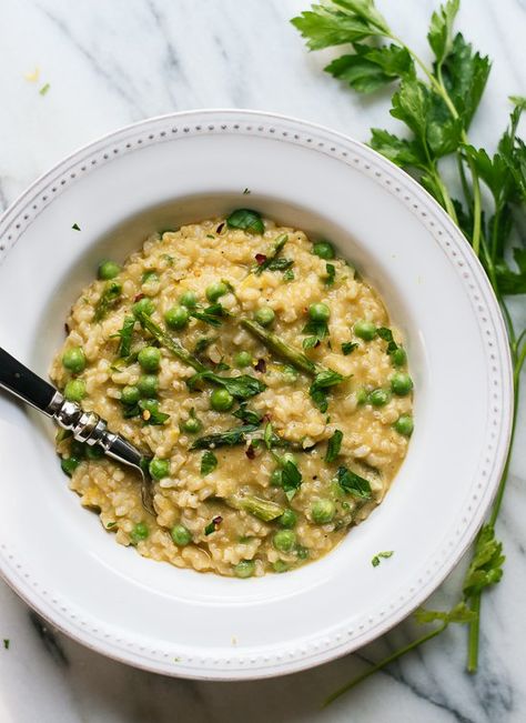 Spring Pea and Asparagus Risotto - Cookie and Kate Filet Mignon Chorizo, Baked Brown Rice, Leek Risotto, Asparagus Risotto, Vegetable Risotto, Cauliflower Risotto, Spring Peas, Pea Recipes, Risotto Recipes