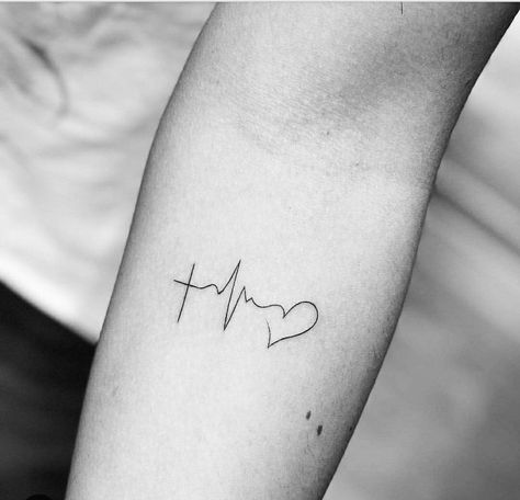 Small tattoo #heart #tatoo #smalltattoo Small Tattoo Heart, Tattoo Heart, Small Tattoo, Tattoos And Piercings, Infinity Tattoo, Cafe Racer, Small Tattoos, Triangle Tattoo, Tatting