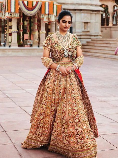 Isha Ambani Repeats Her Huge Diamond 'Haar' From Her Bridal Jewellery At Anant-Radhika's Pre-Wedding Ambani Wedding, Isha Ambani, Indian Outfits Lehenga, Traditional Indian Outfits, Indian Bridal Outfits, Trendy Blouses, Trendy Blouse Designs, Lehenga Designs, Indian Wedding Dress