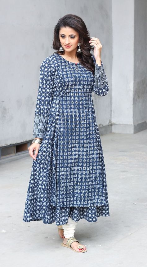 Long Dress Casual Summer, Trendy Outfits Indian, Outfits Indian, Silk Kurti, Designer Kurti Patterns, Salwar Designs, Kurti Designs Latest, Long Kurti Designs, Cotton Kurti Designs