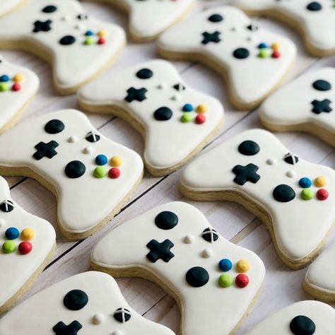 Cookie Royal Icing, Christmas Snacks, Icing Cookies, Birthday Cookies, Cookie Designs, Royal Icing Cookies, Game Time, Game Controller, Royal Icing