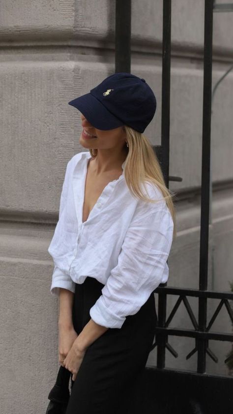 Polo Cap Outfit, Capsule Wardrobe Women, Polo Cap, Cap Outfit, Minimalist Fashion Women, Classic Style Outfits, Fashion Top Outfits, Look Of The Day, Make Life Easier