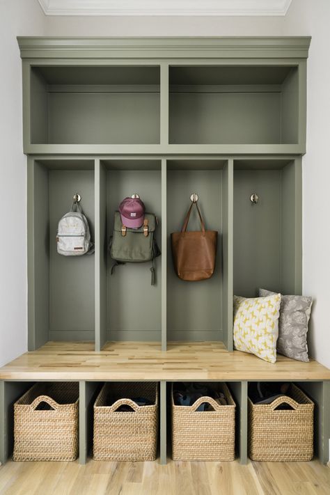 Mud Room Ideas Green, Mid Room Storage, Kids Mud Room, Mudroom Locker Colors, Modern Mudroom Lockers, Small Laundry Room Locker Ideas, Mud Room Organization Ideas, Laundry Cubby Ideas, Interior Design Mudroom