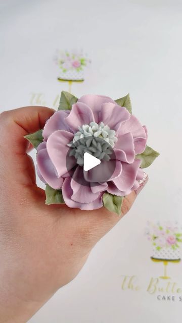 Buttercream Flowers On Cupcakes, Pretty Flower Cupcakes, Cake Decorating 101, Small Buttercream Flowers, Pink Flower Cupcakes Ideas, Modeling Chocolate Flowers, Flower Cupcake Cake Pull Apart, Easy Floral Cupcakes, Baby In Bloom Cupcake Ideas