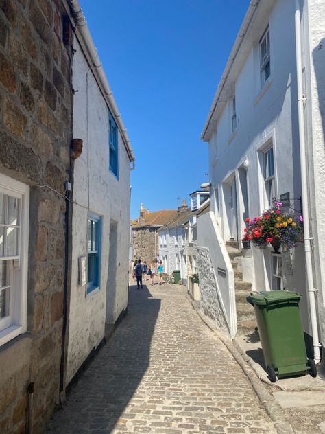 At Ives Cornwall, Cornwall Beach Aesthetic, Cornwall Aesthetic, Cornish Summer, Cornwall Summer, Cute Beach House, Seaside Aesthetic, Cornwall House, British Beaches