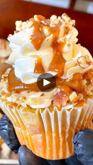 1.7K views · 328 reactions | 😌Delicious Butter Pecan Cupcakes would you give these delicious cupcakes a try⁉️  🤤Homemade butter pecan, cupcakes, topped with crushed pecans, caramel drizzle and vanilla buttercream frosting.  📌When you don’t have time to shop Amazon go to Walmart for tall cupcake boxes by Wilton I absolutely love these boxes😉  Grab the step by step recipe online comment “cupcakes” for the recipe📓  📌Available all week for local pickup 🛻 Shipping available for every state 🚛  #butterpecan #cupcakes #explorepage #munchies #dfwbaker #cakedecorating #fortworthbaker | Dashawna Land | allsweetreats · Original audio Butter Pecan Cupcakes, Pecan Cupcakes, Amazon Go, Delicious Cupcakes, Caramel Drizzle, Baking Goods, Vanilla Buttercream Frosting, Cupcake Boxes, Homemade Butter