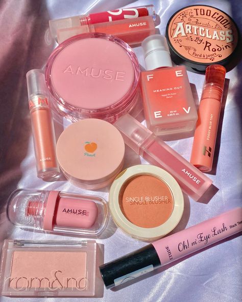 #kbeauty #aestheticmakeup #koreanmakeup #barbiemakeup #pinkmakeup #메이크업 Aesthetic Pink Makeup, 2023 Barbie, Makeup Tools Products, All Things Pink, Barbie Makeup, Magical Makeup, Fancy Makeup, Pretty Skin Care, Makeup Must Haves