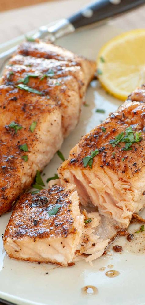 Seared salmon recipe with browned butter, garlic and honey.  #seared salmon #salmon recipes #pancooked salmon #healthy salmon recipe #healthy meals Salmon Recipe Pan, Cast Iron Skillet Recipes Dinner, Cooking Salmon Fillet, Garlic And Honey, Seared Salmon Recipes, Cast Iron Skillet Cooking, Salmon Recipes Pan Seared, Salmon Recipes Baked Healthy, Garlic Butter Salmon