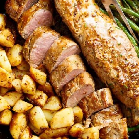 Dijon Garlic Pork Tenderloin & Veggies - Cafe Delites Cafe Delights, Garlic Pork Tenderloin, Juicy Pork Tenderloin, Murgh Makhani, Garlic Pork, Pork Recipes For Dinner, Chicken Receipes, Cafe Delites, Skillet Recipes