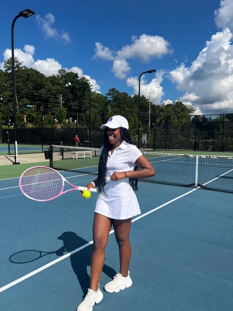 Tennis Girl Outfit Black Women, Tennis Outfit Summer, Tennis Outfit Cold Weather, Tennis Black Women, Tennis Outfit Black Women, Tennis Practice Outfit, Dress To Impress Tennis Match, Tennis Player Outfit, Tennis Match Outfit