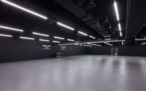 Kpop Dance Studio Aesthetic, Dance Studios Design Interiors, Dance Practice Room Aesthetic, Dance Room Aesthetic, Studio Dance Room Kpop, Dance Studio Design Interiors, Kpop Dance Studio, Dance Studio Room, Aesthetic Dance Studio