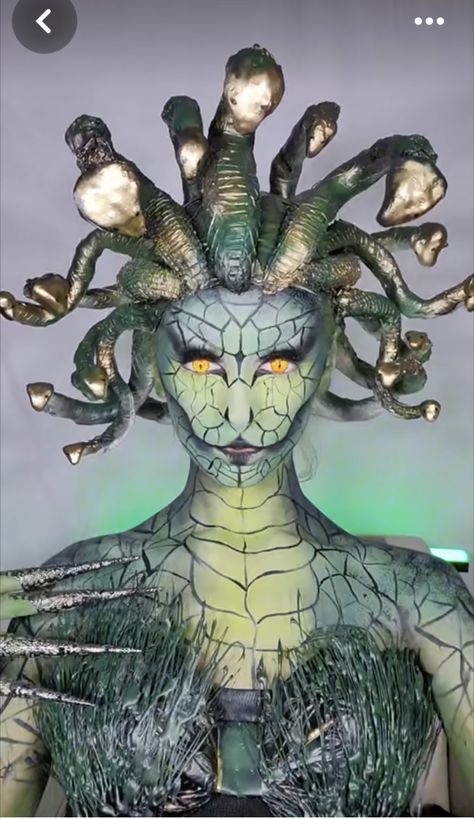 Medusa Movie, Diy Medusa Headpiece, Spray Foam Art, Foam Clay Crafts, Medusa Mask, Clay Alien, Medusa Dress, Medusa Headpiece, Medusa Makeup