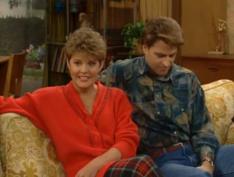 Episode:I Who Have Nothing - Married with Children Wiki - Wikia Amanda Bearse, Al Bundy, Married With Children, Short Hair Styles Easy, Music Star, Favorite Tv Shows, Short Hair Styles, Tv Shows, Hair Cuts