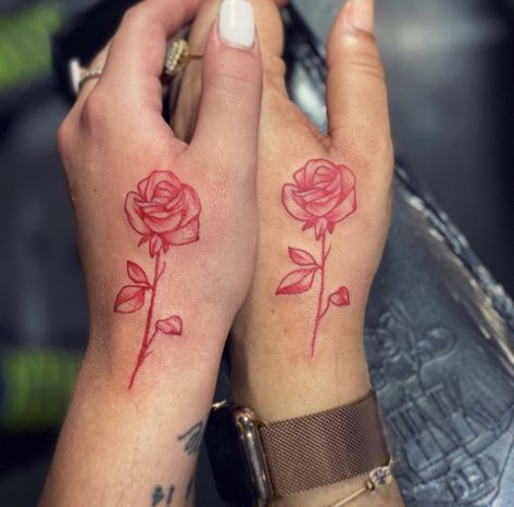 Rose Outline Tattoo, Kitsune Tattoo, Pink Rose Tattoos, Rose Hand Tattoo, Red Rose Tattoo, Best Tattoos For Women, Red Ink Tattoos, Feminine Tattoo, Red Tattoos