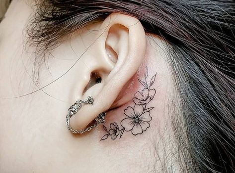 Flower Ear Tattoos, Ear Tattoo Design, Tattoos Ear, Tattoo Ideas Flower, Behind The Ear Tattoos, Tattoo Ear, Violet Tattoo, Maching Tattoos, Behind The Ear Tattoo