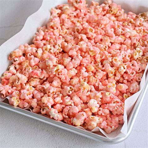 How to Make Pink Popcorn — Dell Cove Spices & More Co. Pink Popcorn Recipe, Popcorn Video, Colorful Popcorn, Diy Popcorn Bar, Baby Shower Candy Table, Baby Shower Popcorn, Vegan Popcorn, Birthday Popcorn, Cooking And Baking Recipes