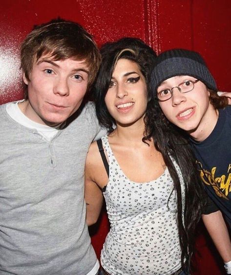 Skins Uk Cast, Mike Bailey, Joe Dempsie, Hannah Murray, Skin Aesthetics, Skins Uk, Amy Winehouse, Gen 1, Best Shows Ever