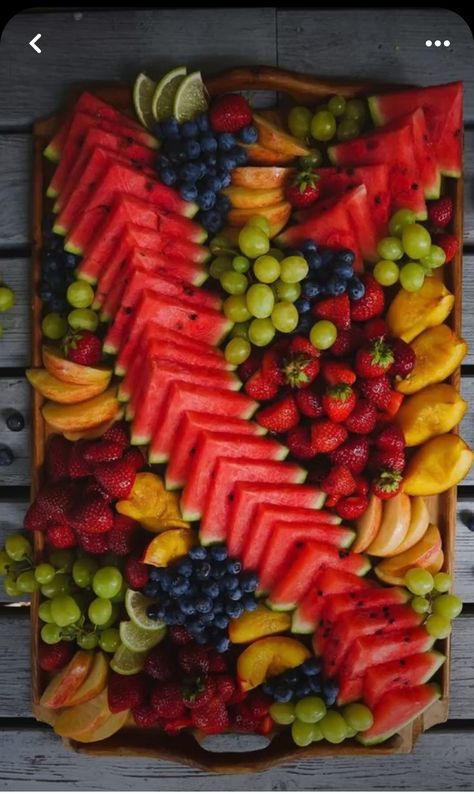 Fruit Party Tray Ideas, Charcuterie Board With Fruit And Veggies, Small Fruit Board Ideas, Fruit And Veggie Easter Tray, Easy Food Platters, Diy Fruit Board, How To Display Fruit At Party, Kid Fruit Platter, Easter Fruit Charcuterie Board