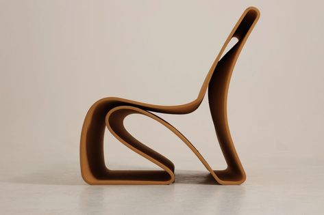 WOOD-LOOP, designed by CIRCULA, is composed of a material made up of 51% wood fiber and %49 of polymer. CIRCULA, a start-up based in Istanbul, has embarked on a mission to pioneer circular furniture production, alongside other early adopters in the field. Circular Furniture, 3d Printed Furniture, Early Adopters, Smart Materials, Wood Fiber, Japanese Architecture, Composite Material, Unique Materials, Vintage Pictures