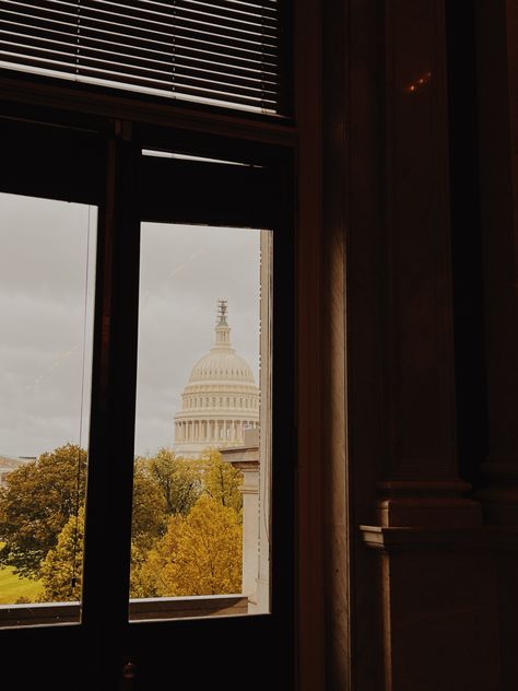 #fall #autumn #washington #cozyvibes Washington Dc Fall Aesthetic, Washington Dc Apartment Aesthetic, West Wing Aesthetic, Dc Aesthetics Washington Dc, Washington Dc Aesthetic, Dc Living, Washington Dc Apartment, Dc Aesthetic, Washington Dc Photography