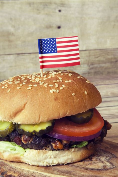 The Most Authentic American Food Usa Food Traditional, Street Food American, Usa Food Recipes, American Lunch Food, Abc Dates, Info Wall, American Food Recipes, Grease Theme, Wallpapers Food