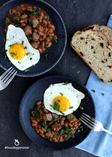 Beans Breakfast Ideas, Baked Beans Breakfast, Beans Breakfast, Sausage And Eggs, Legumes Recipes, Chia Seed Water, Beans And Sausage, Recipe For Breakfast, Full English Breakfast