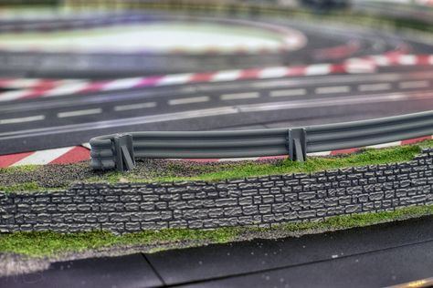 Scalextric Track, Car Reference, Niki Lauda, Slot Racing, Slot Machine Cake, Slot Car Racing, Slot Machine Party, Slot Car Tracks, Slot Car