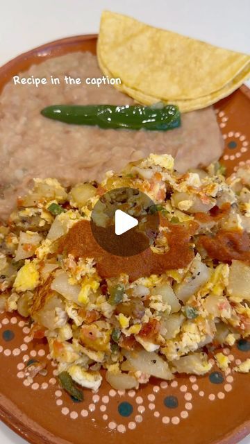 Nelly Valenzuela on Instagram: "Papas con Huevo - Mexican Style Potatoes and Eggs
Papas con Huevo is an easy and delicious breakfast recipe made with crispy potatoes, onion, tomatoes, jalapeño peppers and scrambled eggs.
#papasconhuevo #huevoconpapas #mexicanbreakfast #breakfast #desayuno #potatoesandeggs #breakfastrecipe #breakfastrecipies #daisymayscookingandmore #mexicanfood #food #foodie #foodies #foodiesofinstagram #recipe #recipes #cooking #instagramfood #instagramfoodie #instagramfoodies #instagramrecipes #instagramcooking

Ingredients/Recipe:
-8 Peeled and diced Yukon Gold or Russet Potatoes
-1/4 Cup Avocado Oil or oil of your choice
-1 Tbsp Garlic Salt
-1 Tsp Pepper
-1 Tsp Salt
-1/2 Diced White Onion
-2 Diced Roma Tomatoes
-1 or 2 diced Jalapeño Peppers, seeds removed
-7 Eggs

Ins Potatoes And Eggs, Mexican Potatoes, Breakfast Recipies, Mexican Breakfast, Yukon Gold, Food Content, Breakfast Potatoes, Tasty Foods, Delicious Breakfast Recipes