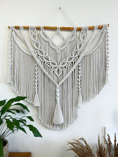 Macrame Wood Wall Art, Huge Macrame Wall Hanging, Large Macrame Wall Hanging Diy, Big Macrame Wall Hanging, Headboard Macrame, Layered Macrame Wall Hanging, Macrame Wall Hanging Ideas, Wall Art Big, Wall Decor Macrame