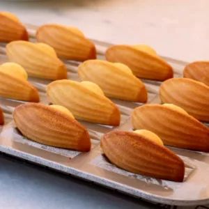 French Madeleines Recipe, Classic Madeleine Recipe, Vanilla Madeleines, Madeleine Cookies Recipe, Madelines Recipe, French Madeleines, Madeleines Recipe, French Pastries Recipes, Pastries Recipes