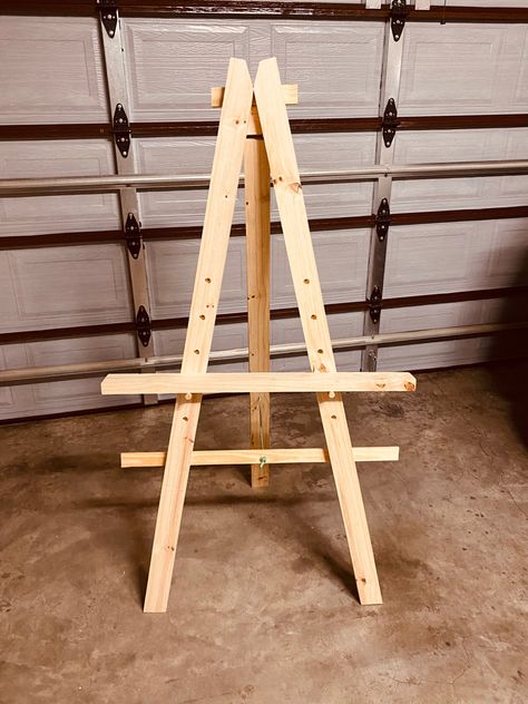 Wooden Easel Stand Diy, Diy Wood Easel Stand, Diy Easel, Craft Market Display, Market Displays, Wooden Easel, Craft Markets, Frame Stand, Wedding Coordinator