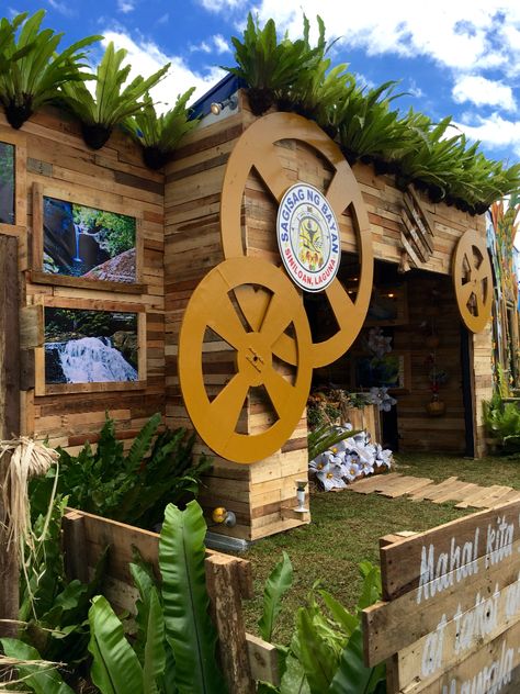 A country style exhibit booth designed by IDr. Greggy Saliba for the Anilag Festival 2016 in Sta. Cruz, Laguna, Philippines Festival Booth Design, Laguna Philippines, Photo Booth Design, Festival Booth, Corkboard Ideas Decor, Booth Design, Market Design, Country Style, Photo Booth