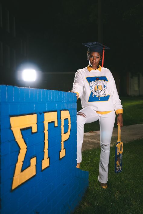 Sgrho Photoshoot Ideas, Sigma Gamma Rho Graduation Pictures, Sigma Gamma Rho Photoshoot, Sigma Gamma Rho Outfits, 2026 Graduation, Sorority Graduation, Graduation Cartoon, Sigma Gamma Rho Sorority, Greek Paraphernalia