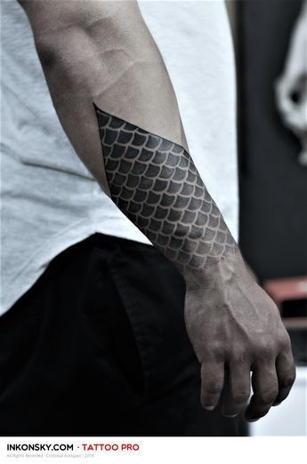 Fish Scale Tattoo, Maori Tattoo Frau, Rip Tattoo, Sanskrit Tattoo, Tattoo Wallpaper, Tattoo Dotwork, Scale Tattoo, Men's Small Tattoo, Maori Tattoo Designs