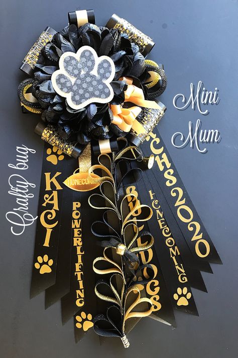 Junior Homecoming Garter, Wildcat Mums Homecoming, Small Simple Homecoming Mums, Team Ribbons Diy, Hoco Garder Ideas, Hocoming Mum Ideas, Homecoming Mum Size Chart, Mums Homecoming Black And Gold, Elementary Homecoming Mums