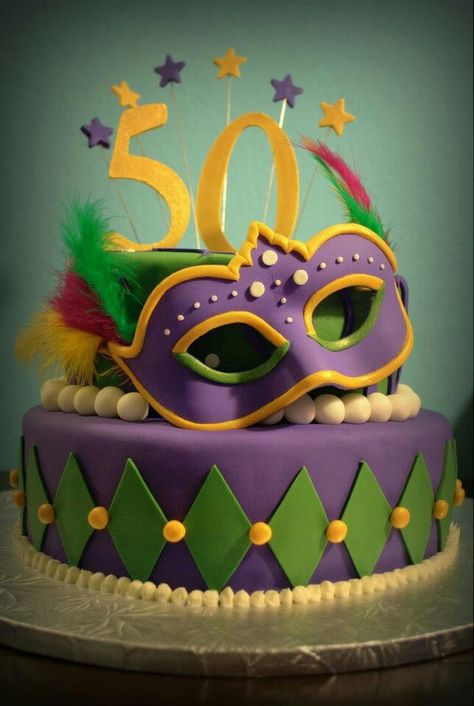 Masquerade/Mardi Gras cake by Lana Cakes Mardi Gras Cake Topper, Masquerade Cakes, Mardi Gras Cake, Red Birthday Cakes, Theme Carnaval, Mardi Gras King Cake, Mardi Gras Food, Cake Liner, Mardi Gras Party