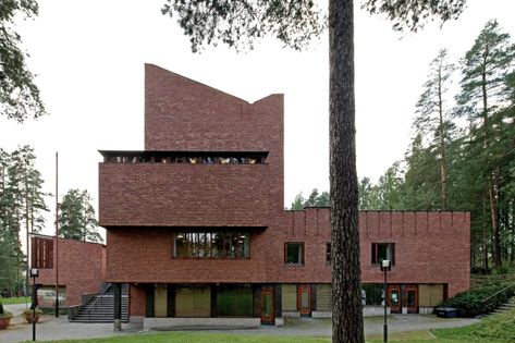 Alvar Aalto, Nico Saieh · Säynätsalo Town Hall, 1951 Aalto Architecture, Nordic Classicism Architecture, Alvar Aalto Architecture, Timeless Architecture, Rem Koolhaas, Walter Gropius, Mid Century Architecture, Brick Architecture, Living Modern