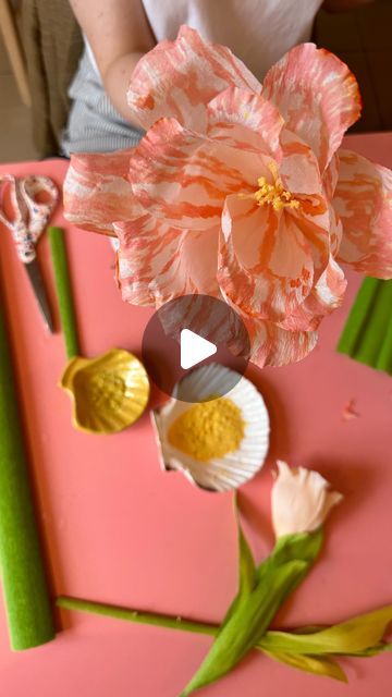 Almeja Space on Instagram: "DIY TIGER TULIPS 🌷🐯

Se med når vi trin for trin tryller en af vores tulipaner frem🌸

Kronbladene er håndmalet med akvareller og i 60 gram crepepapir. 

Til blomsterstilken har vi brugt 90 gram crepepapir. 

Støvdragere er blevet duppet i transparent hobbylim og glimmer. 

Enjoy🌼

Kommentar gerne hvis du vil se frem DIY videoer ✂️🌸

—-

TIGER TULIPS 🌷🐯

Watch as we magically create one of our tulips step by step 🌸

The petals are hand-painted with watercolors and made from 60 grams of crepe paper. 

For the flower stem, we used 90 grams of crepe paper.

Stamens have been dabbed with transparent hobby glue and glitter.

Enjoy 🌼

Feel free to comment if you want to see more DIY videos ✂️🌸

#paperflowers #handmade #papirblomster #håndlavet #crepepapir #cr Flowers In The Attic, Flower Stem, Crepe Paper Flowers, Instagram Diy, April 3, Crepe Paper, Diy Videos, Paper Flowers, Tulips